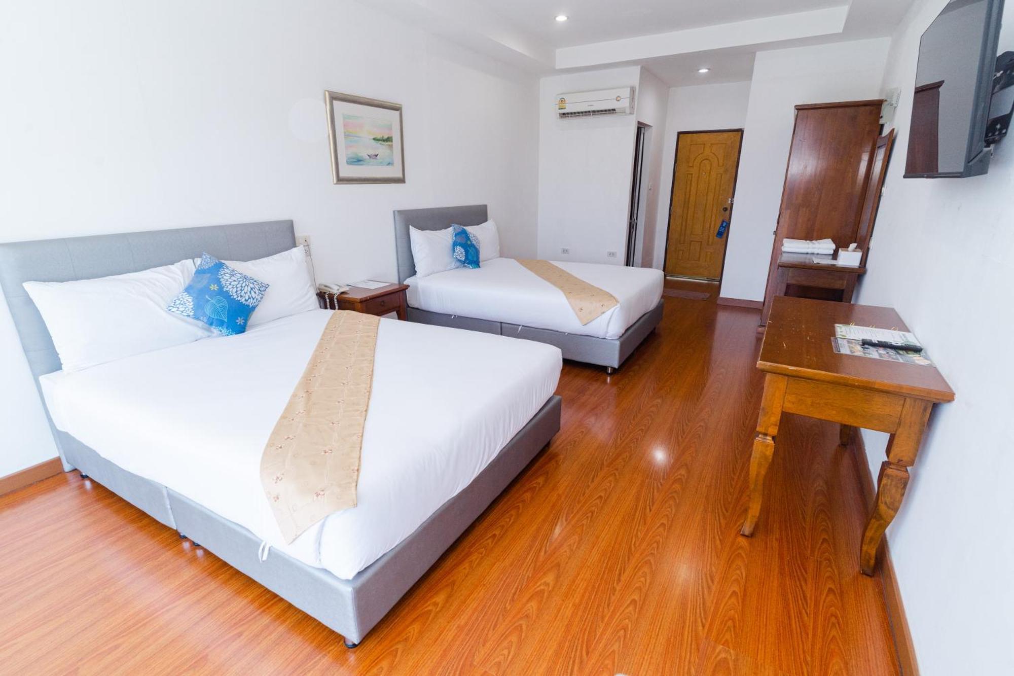 Baan Suan Khun Ta And Golf Resort Убонратчатхани Экстерьер фото