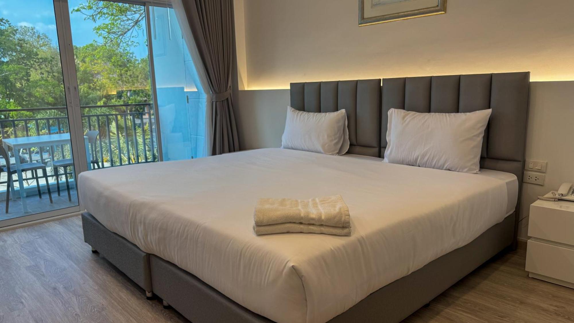 Baan Suan Khun Ta And Golf Resort Убонратчатхани Экстерьер фото