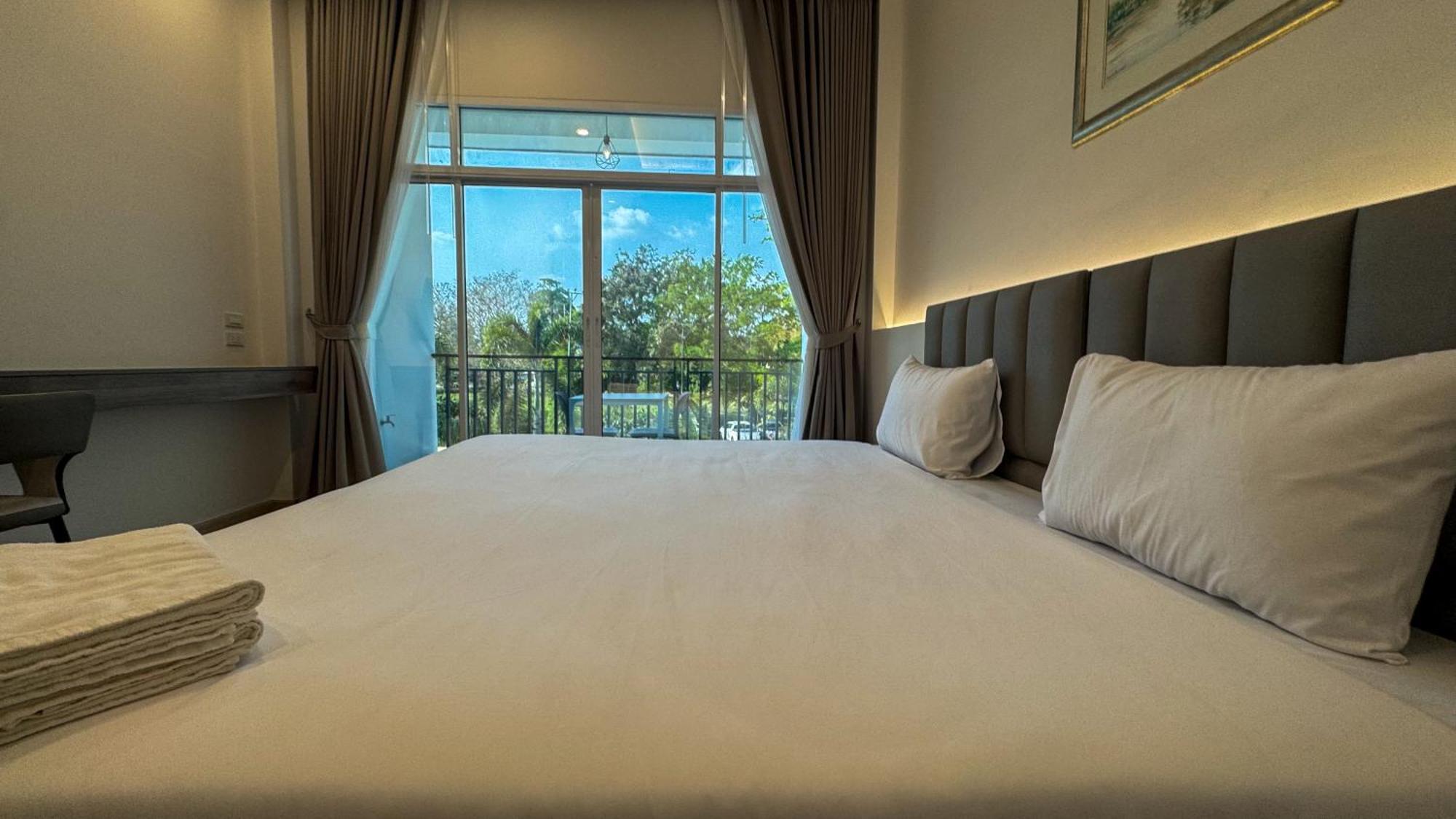 Baan Suan Khun Ta And Golf Resort Убонратчатхани Экстерьер фото