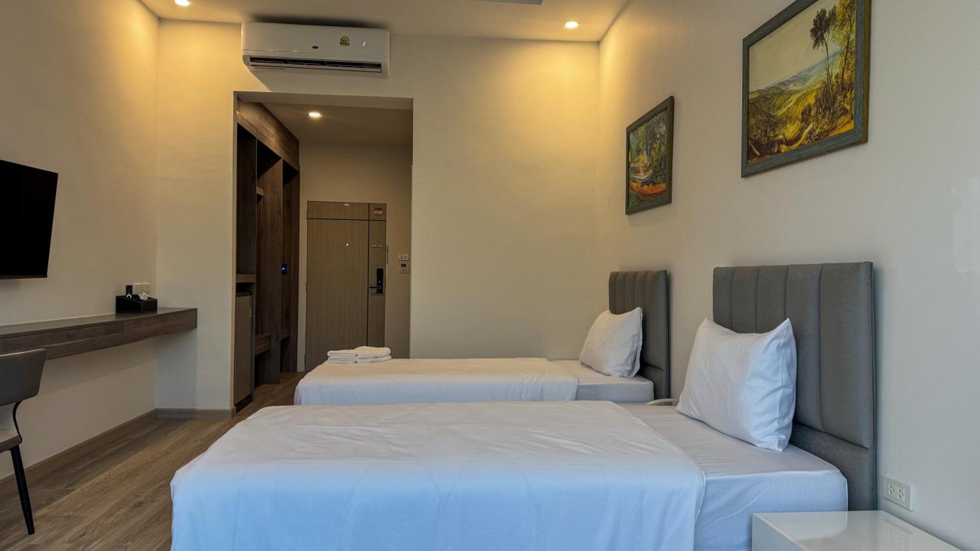 Baan Suan Khun Ta And Golf Resort Убонратчатхани Экстерьер фото