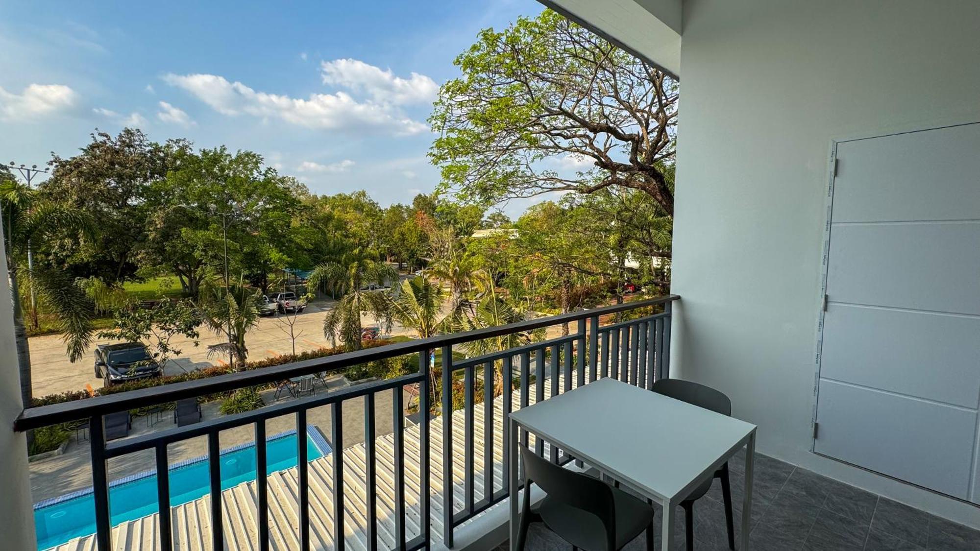 Baan Suan Khun Ta And Golf Resort Убонратчатхани Экстерьер фото