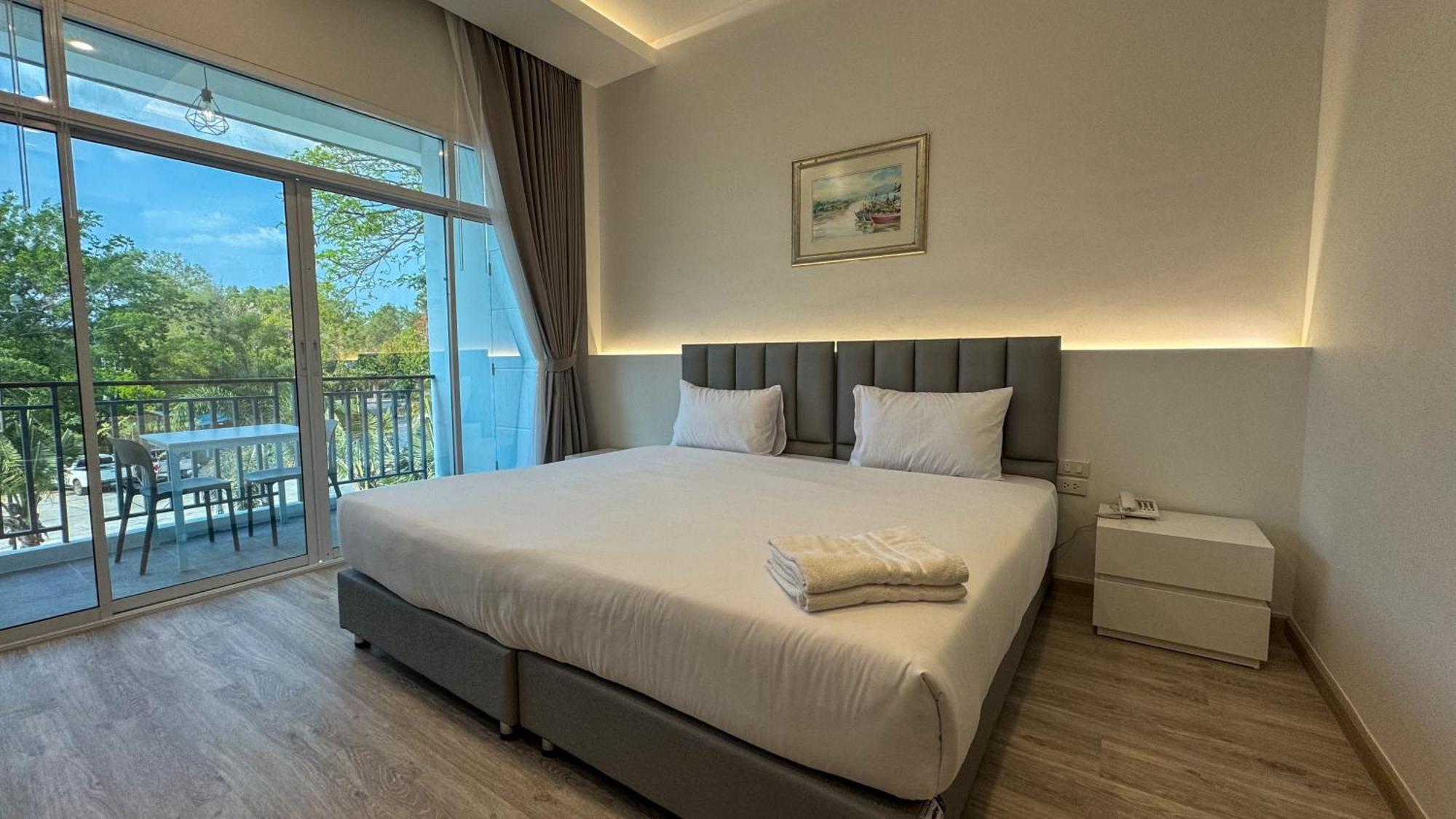 Baan Suan Khun Ta And Golf Resort Убонратчатхани Экстерьер фото
