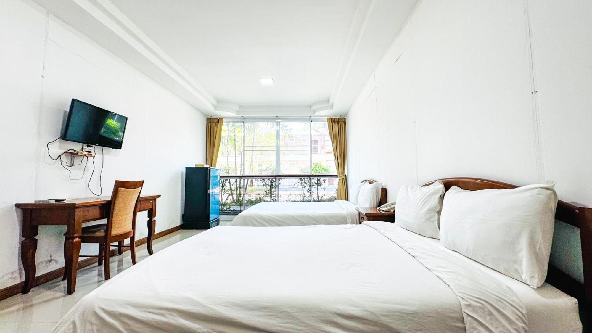 Baan Suan Khun Ta And Golf Resort Убонратчатхани Экстерьер фото
