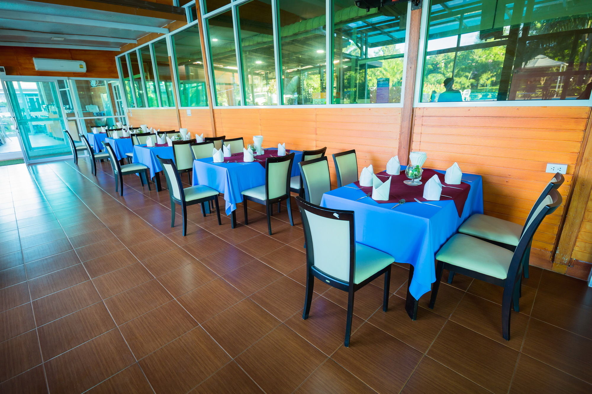 Baan Suan Khun Ta And Golf Resort Убонратчатхани Экстерьер фото